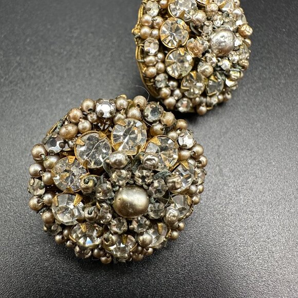 VINTAGE MIRIAM HASKELL GOLD PLATED FAUX PEARLS RHINESTONES CLIP ON EARRINGS - Picture 3 of 13